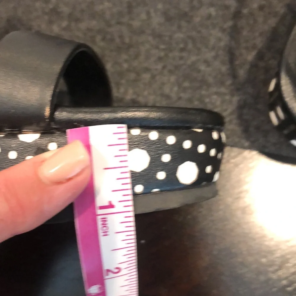 Kate Spade Black and White Sandals Size 7